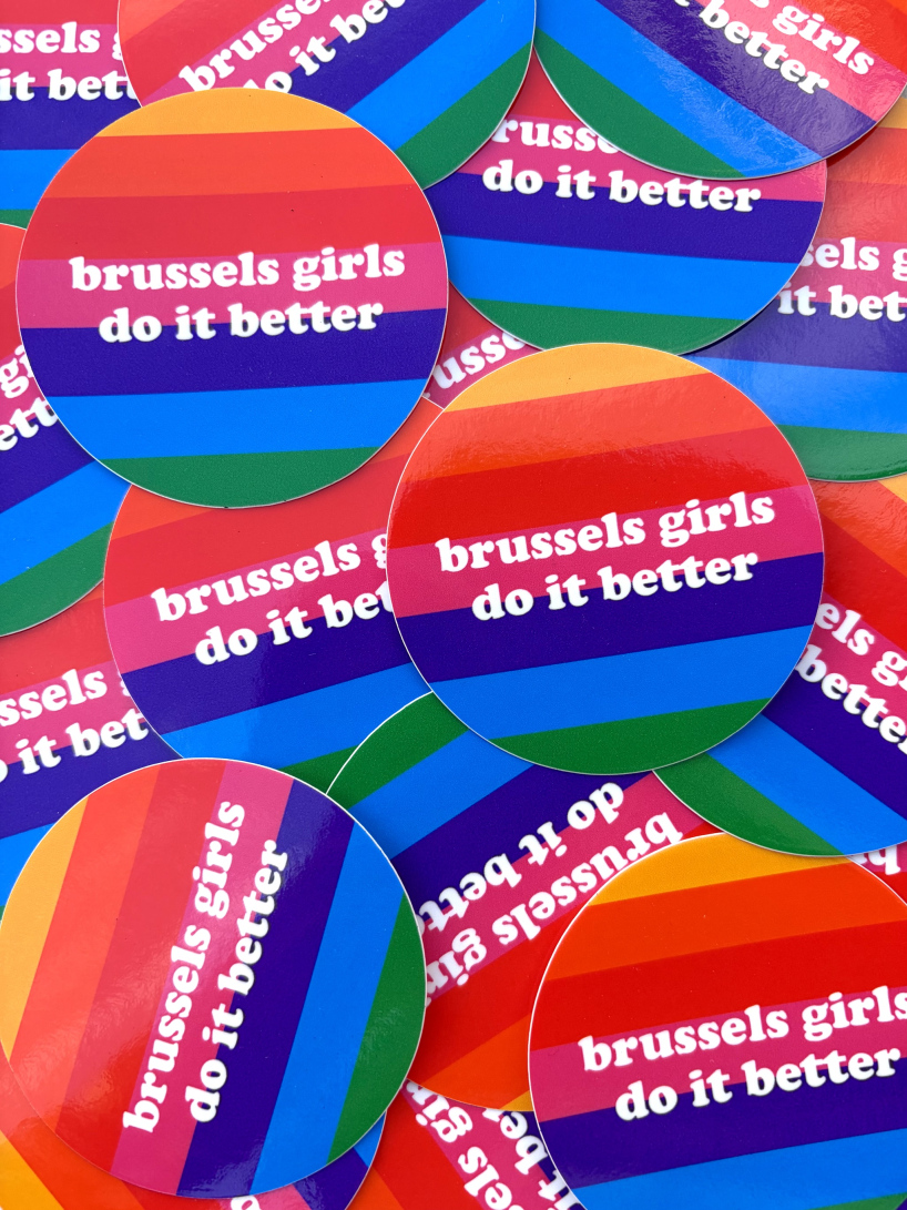 Sticker brussels girls do it better rainbow