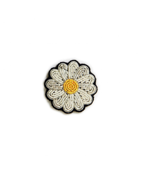 Broche brodée Marguerite Macon&Lesquoy