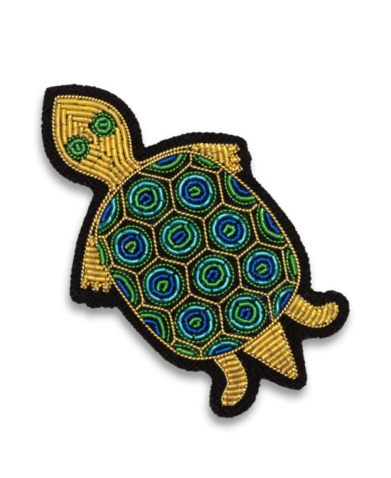 Broche brodée tortue