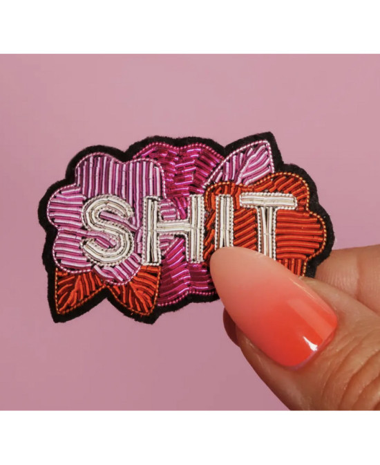 Broche brodée Shit