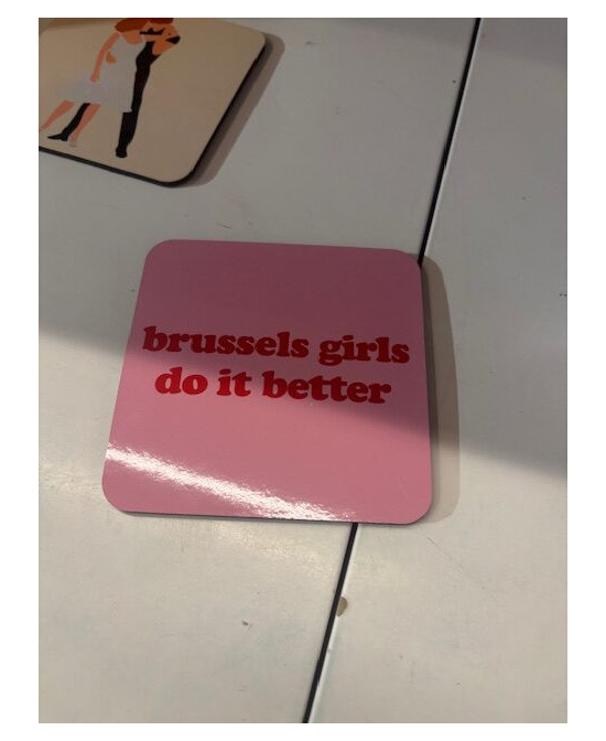 Sous-verre brussels girls do it better rouge-rose