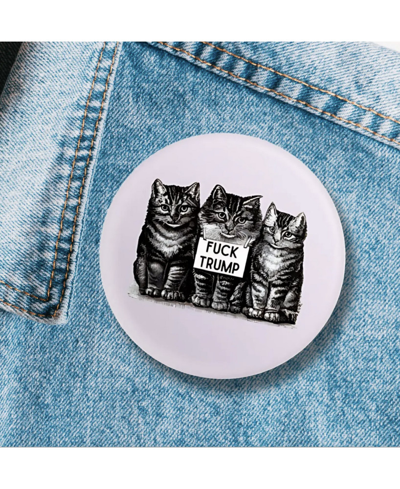 Badge Fuck Trump Chatons